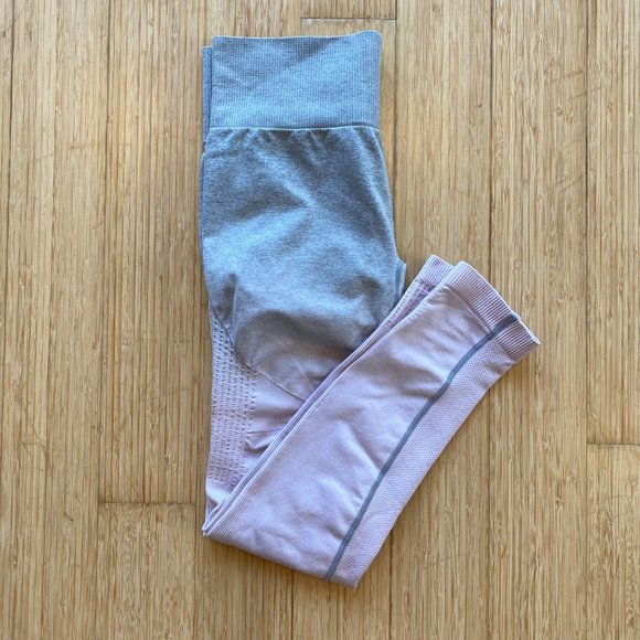 Women’s Gymshark Light Gray/Pink Ombre Seamless Leggings, Size M - Picture 12 of 12